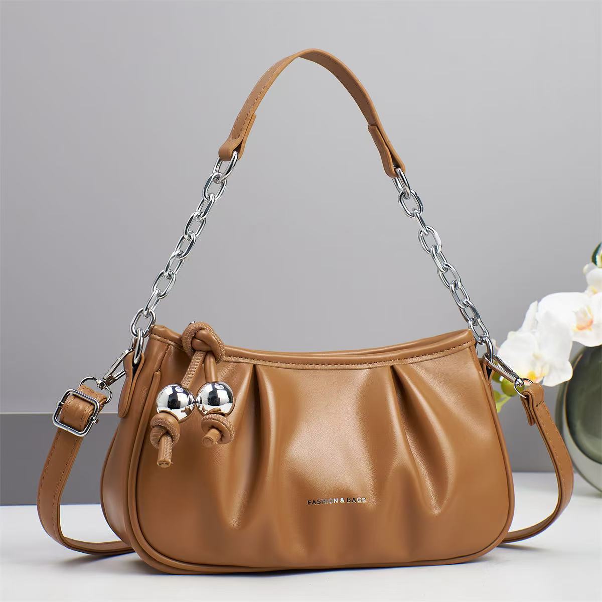New Design Pleated Fashionable Cloud Bag Easy High-value Xiaoxiangfeng Handbag High-value Single-shoulder Crossbody Bag .