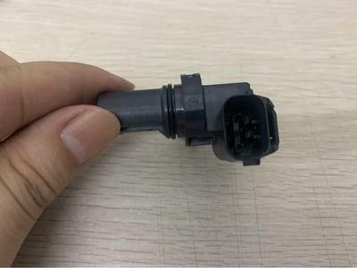 Applicable Smart451 Camshaft & Crankshaft Sensor A0061533928 1865A069 Original
