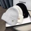 Winter Fashion Popular Soft Unisex Character Travel Keep Warm Knitted Beanies Solid Metal Letter 100% Polyester