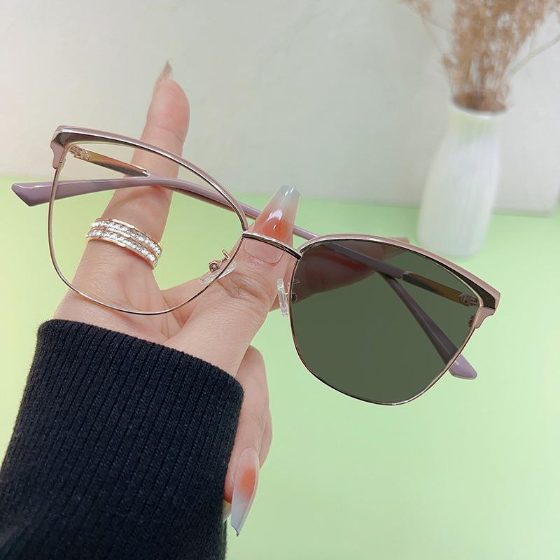 New Color Change Anti-blue Light Glasses Retro Metal Fashion Cat Eye Flat Light Mirror Men And Women 56016