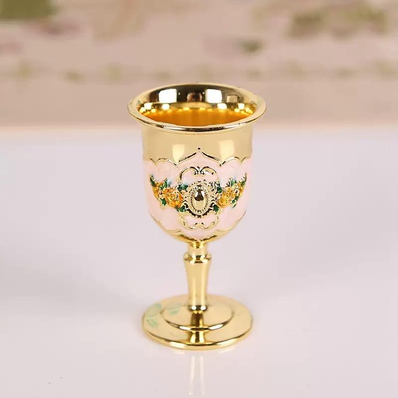 European Mini Wine Glass, Carved Spirit Vodka Cup, Alloy Portable Spirits Goblet, Tabletop Living Room Decoration, 30ml,1pcs