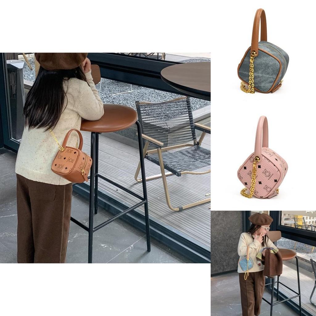 Stylish Childrens Handheld Bag With Cute Bear Print And Fun Animal Design For Toddlers