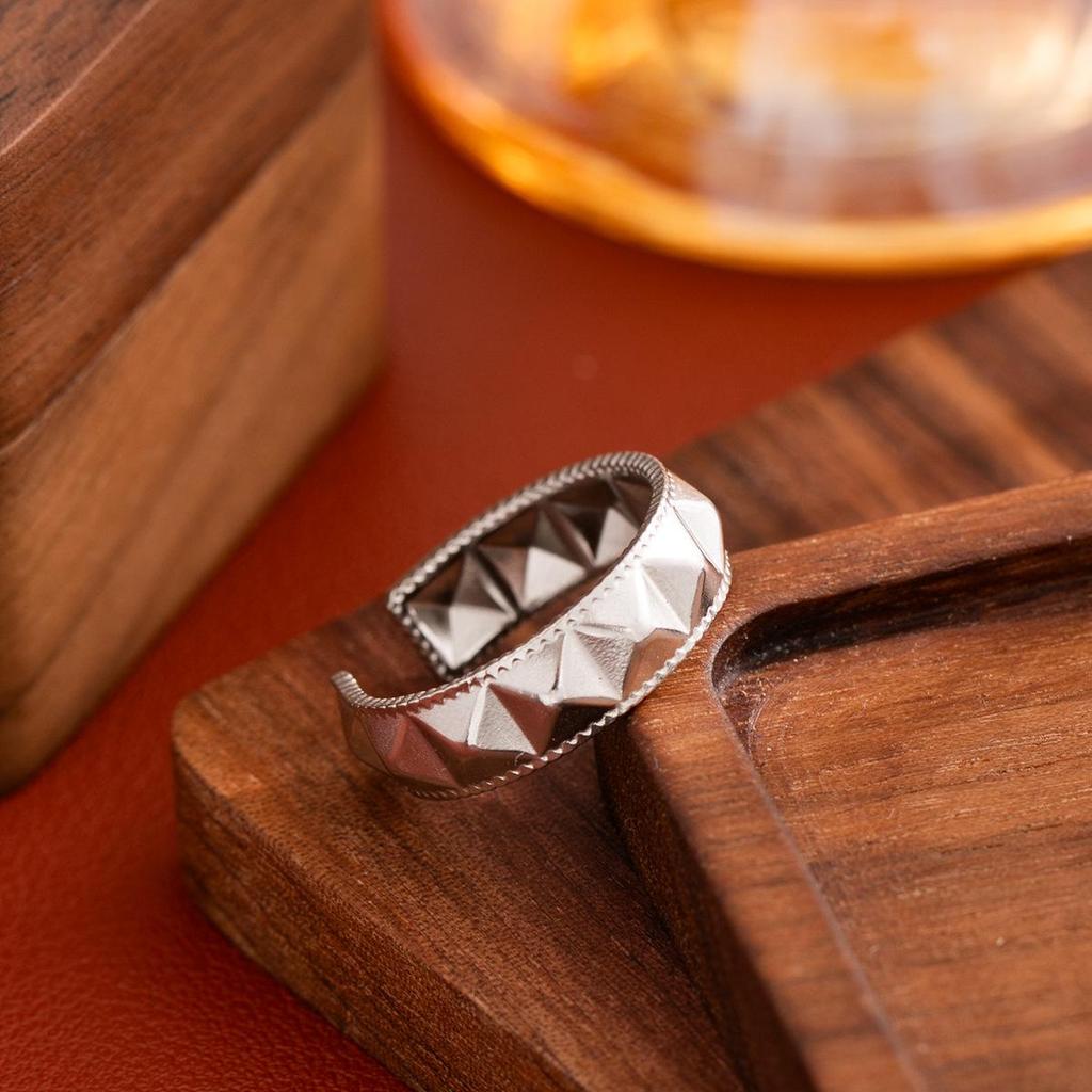 Vintage Geometric Stainless Steel Open Ring: Colorfast Titanium Steel Index Finger Ring for Women