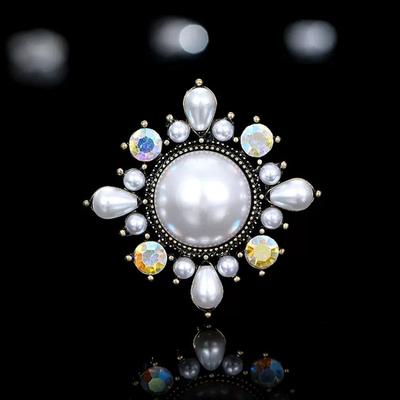 Broche Retrô Barroco, Broche de Pérola Exquisito Estilo Corte, Senso de Design Moderno, Broche de Nicho