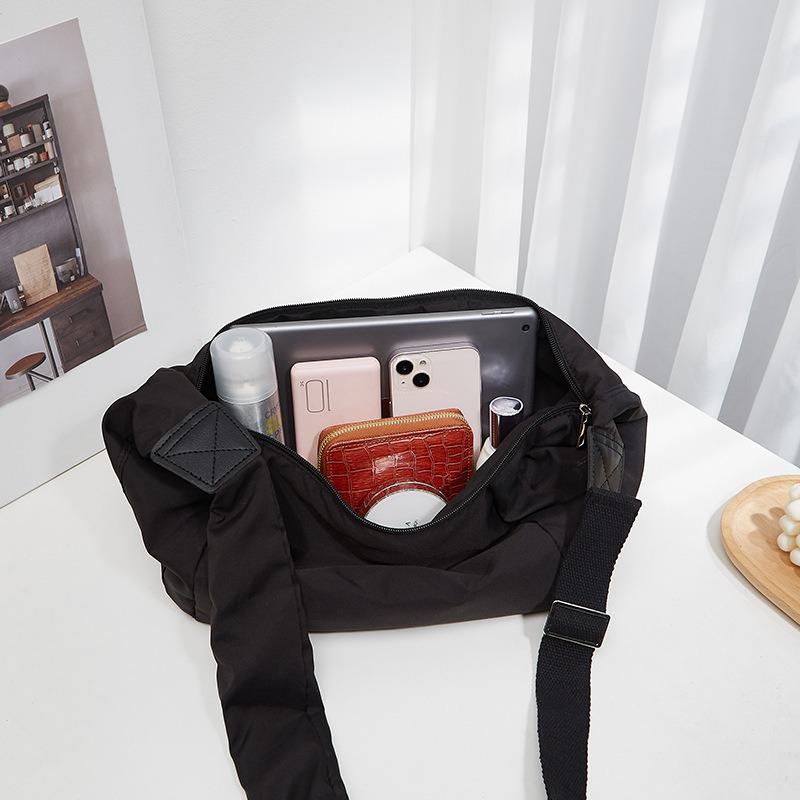 Crossbody Casual Simple Shoulder Bag New Women's Bag Versatile Large Capacity Crossbody Dumpling Bag Trendy Women's Pillow Bag