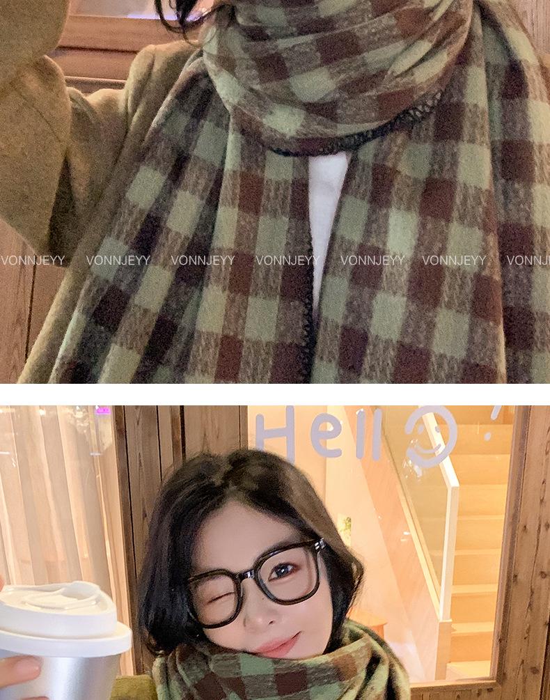 Women's Green Plaid Scarf: Trendy, Versatile, and Warm for 2024 Autumn/Winter