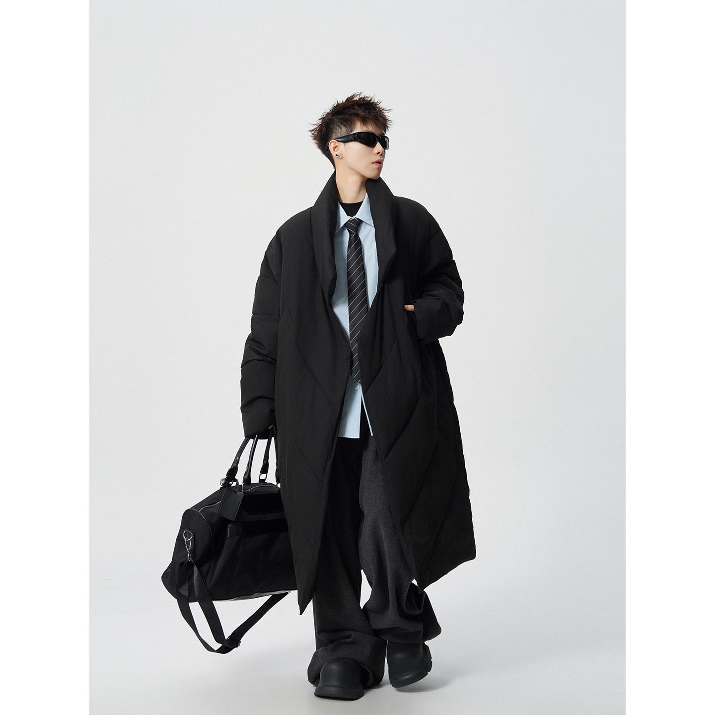 

Men s Black Mid-Length Winter Cotton Jacket - Warm, Loose-Fit Over-the-Knee Coat. M чорний