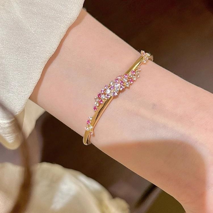 French antique pink flower bracelet light luxury high sense fashion temperament bracelet exquisite sweet jewelry new
