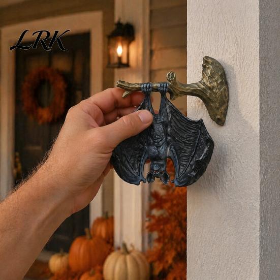 Realistic Hanging Bat Halloween Figurine, Resin Sculpture, Gothic Upside Waterproof Statue Down for Outdoor Garden Tree Yard Decor Distressed Retro