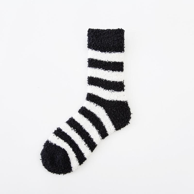 5/10 Paires Automne Hiver Chaussettes Épaissies en Polaire Corail qui ne Peluchent pas pour Homme Port à la Maison Chaud Rayé Mi-Mollet Confortable