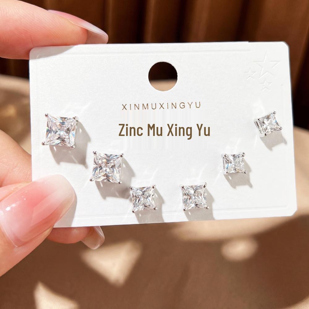 Korean Style Sparkly Zirconia Square Stud Earrings - Versatile High-End Everyday Jewelry 1 Card 3 Pairs * Thick Gold Plating