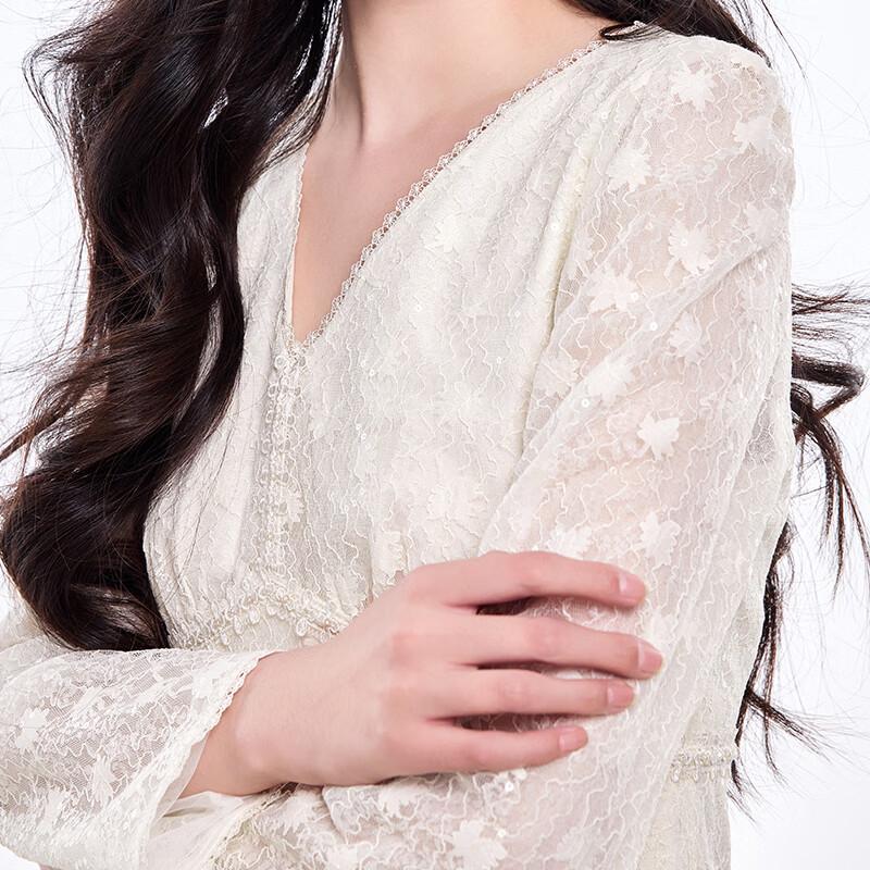 Qiu Shui Yi Ren Elegant Lace V-Neck Commuter Dress