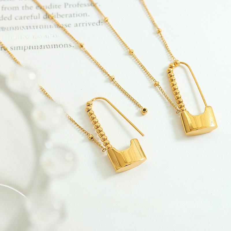 Minimalist Style Mixed And Matched Pin Metal Lock Titanium Steel Necklace Women'S Plated 18K Real Gold Pendant Button Head Collarbone Chain P709