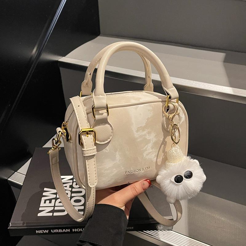 

Small bag women s new retro fashion shoulder messenger bag women s portable small square bag