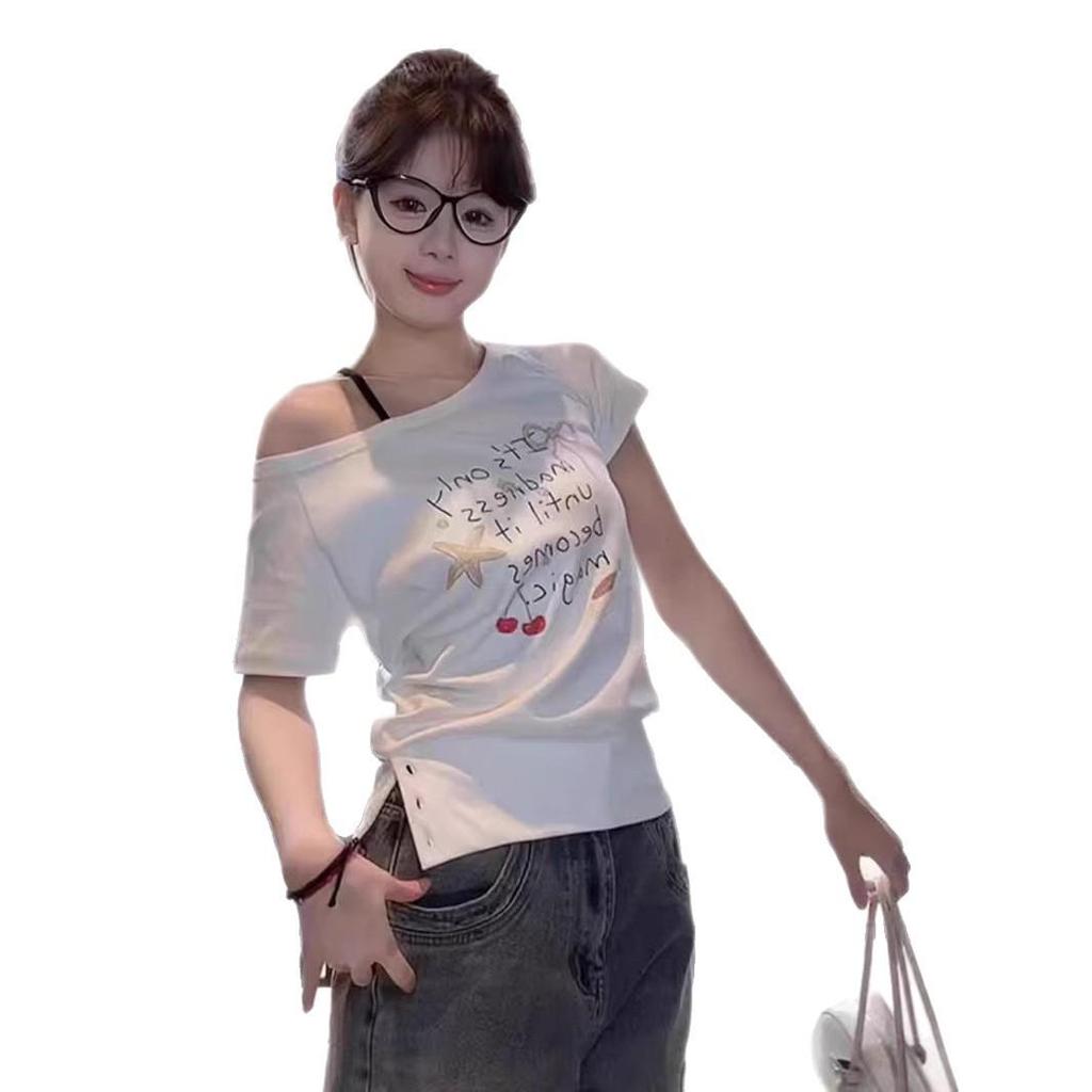 Women's Retro Off-Shoulder Letter Print White T-shirt - Slim Fit, Slanted Shoulder, Short Sleeve Summer Top