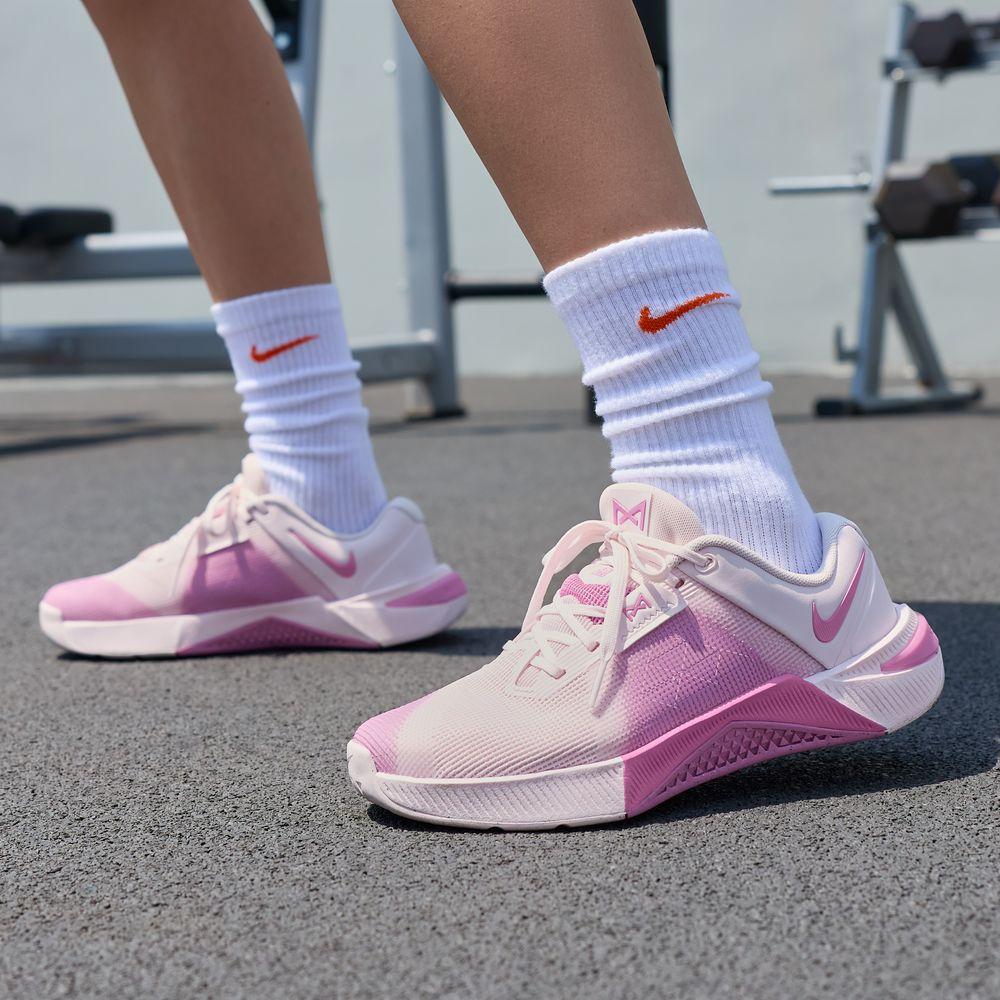 Женские низкие дышащие тренировочные кроссовки Nike Metcon 10 37.5