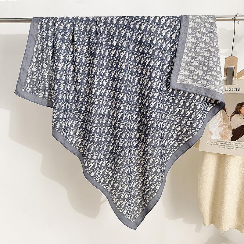 European and American Retro Classic Simple and Fashionable Feeling  Herringbone Printed Square Scarf with High-end Feeling