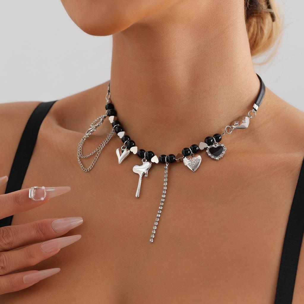 Beaded Heart Pendant Tassels Necklace Neckchain Stylish Clavicle Chain Jewelry for Women