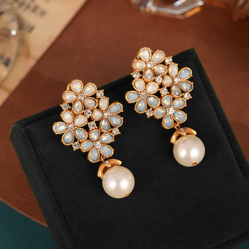Diamond Flower Pearl Pendant Earrings Korean Light Luxury Sweet High-end Stud Earrings Niche Fashion Earrings Women