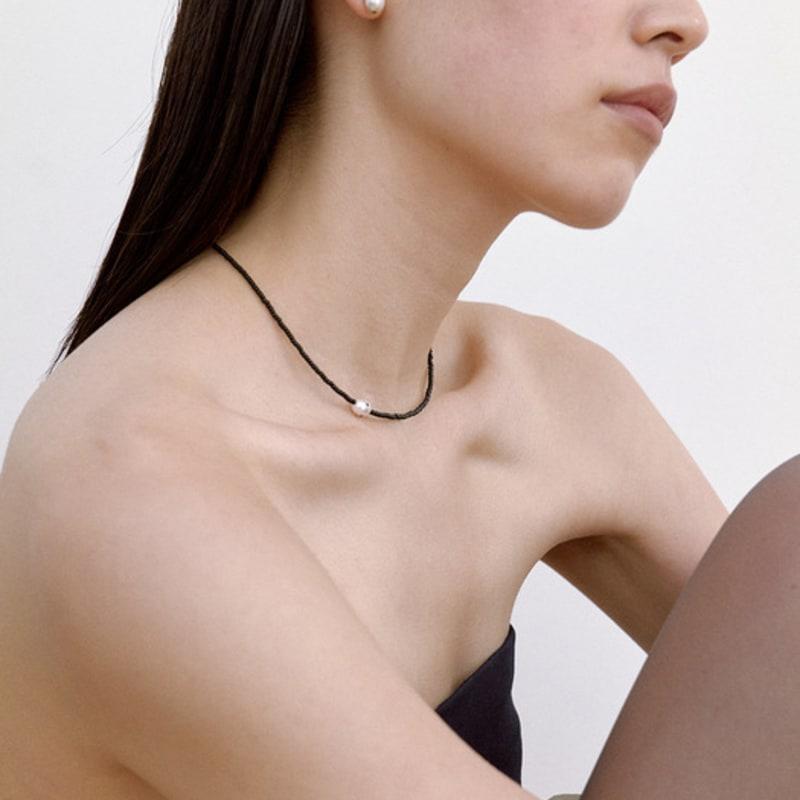 PEARLSONATE Ashore Unbalance Necklace, Black