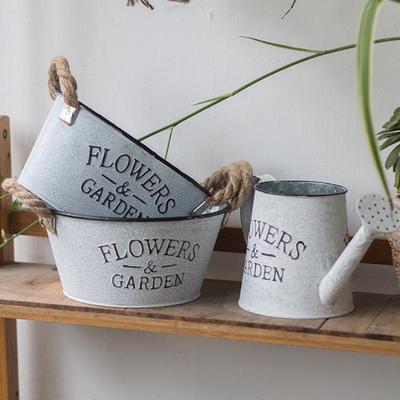 Blumentopf aus verzinktem Metall im Vintage-Stil, zum Aufhängen auf dem Balkon, mit Griff