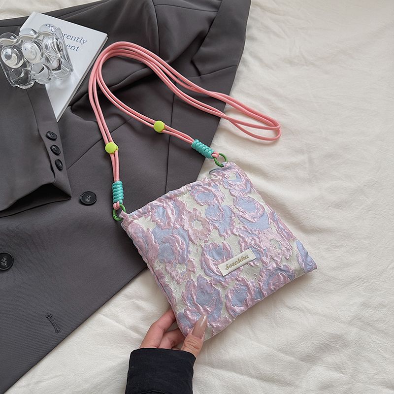 

Summer Summer New Chinese Style Cute Embroidered Bag Women 2025 New Super Popular High Sense Shoulder Mobile Phone Bag Pink