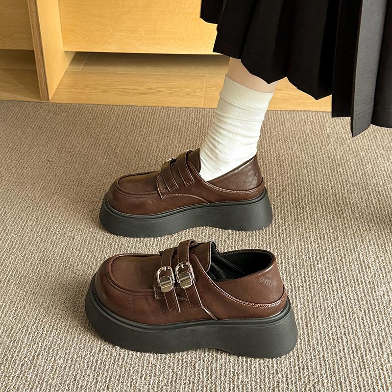 

British style platform small leather shoes women s 2025 spring new one-pedal loafers retro round head Japanese jk single shoes 35 коричневый