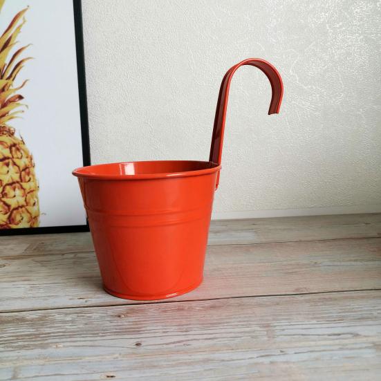 Vaso sospeso a parete, colore brillante, non facile da deformare, fioriere da balcone in ferro, secchio in metallo per balcone