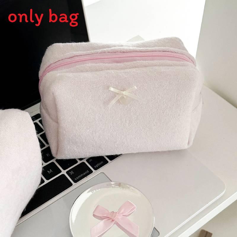 Minimalist Towel Cloth Storage Bag With Waterproof Fabric For Home And Travel Use