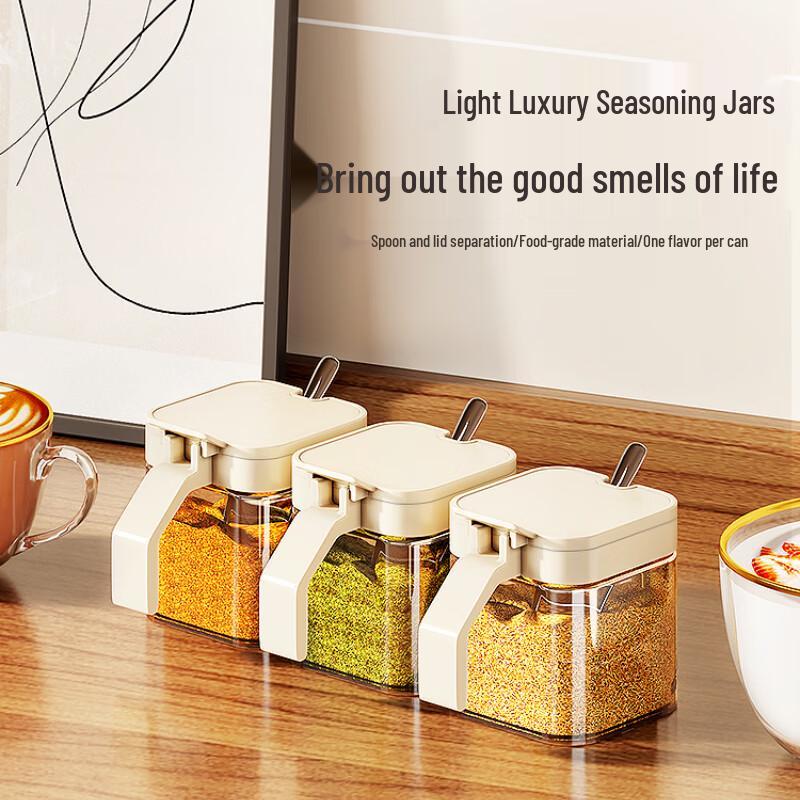 Krémově bílá kuchyňská sada kořenek