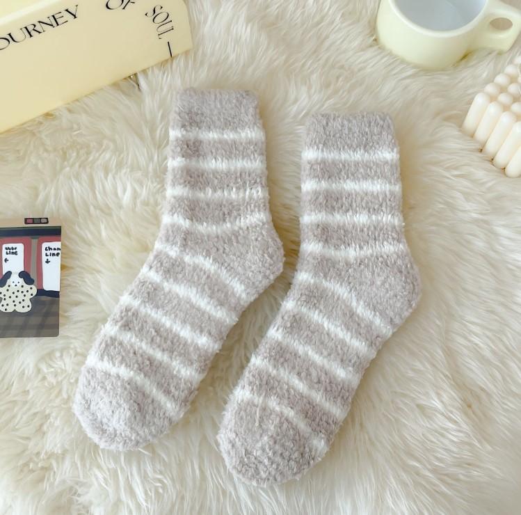 Women's Warm Solid Color Floor Socks Non Slip Plush Knitted Coral Fleece Socks No Show Socks kawaii cute men