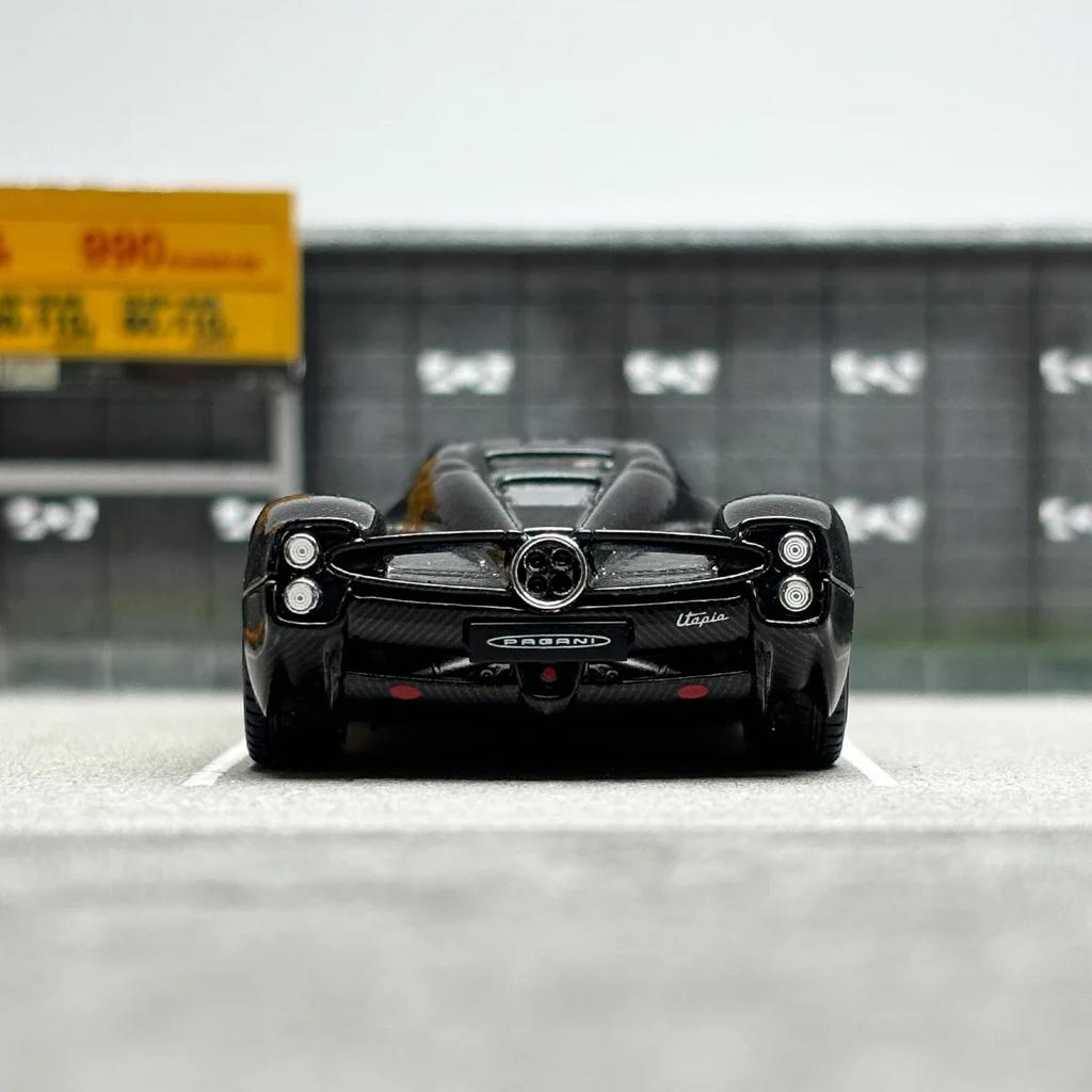 Instock LCD 1/64 Utopia Utopia Alloy Small Scale Car Mold