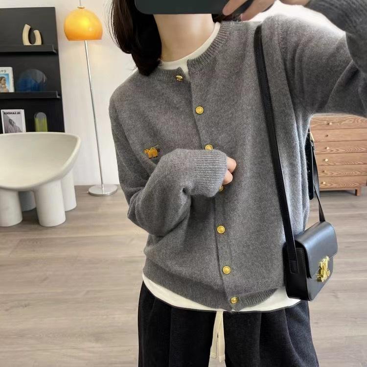 Women's Slimming Cashmere Cardigan: Embroidery, Metal Buckle, Soft Knit Sweater