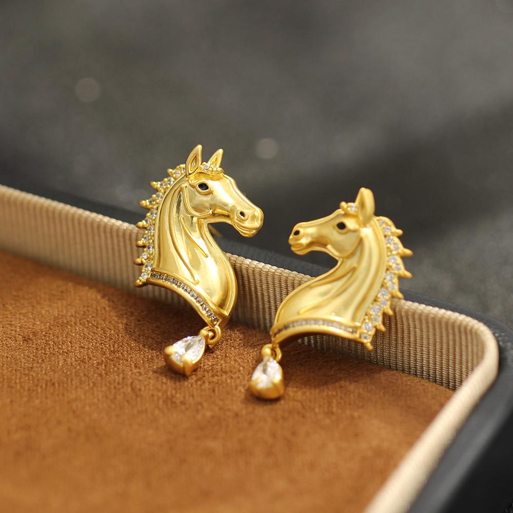 European and American niche high-end gold inlaid stone horsehead earrings personality high-end sense zodiac animal stud earrings silver needle earring