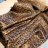 Neuer 90*90 Foulard Leoparden Seidenschal für Damen Seidenschal Designer Luxus Taschentuch für Kopf Halstuch Handtaschenschal SJ05