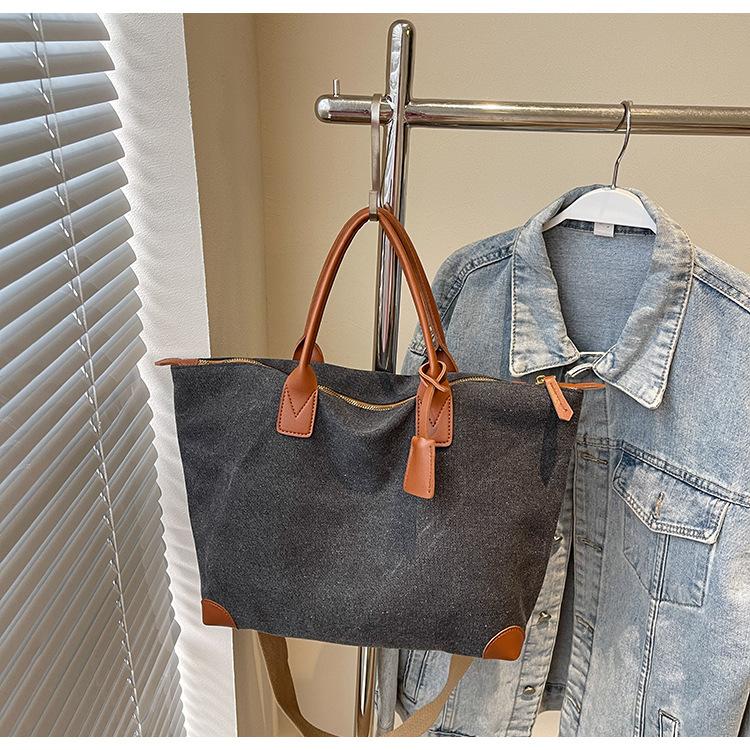 

2025 весна новая модная сумка-тоут большой вместимости женская повседневная сумка трендовая универсальная легкая сумка-мессенджер серый