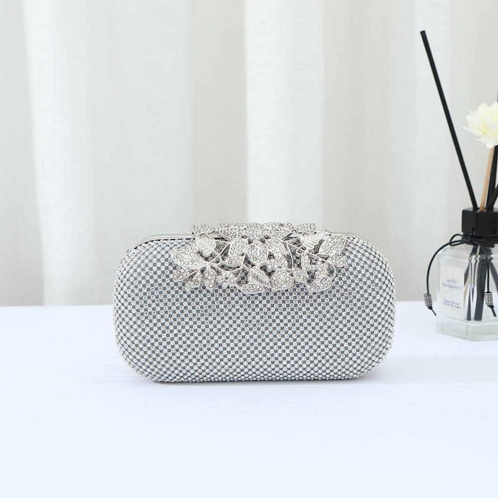 Women's Versatile Large-Capacity Handbag with Inlaid Diamond Leaf Chain