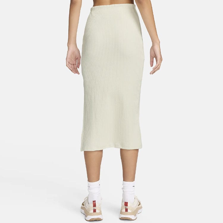Nike Falda Midi Ajustada Chill Rib para Mujer FQ1637-104