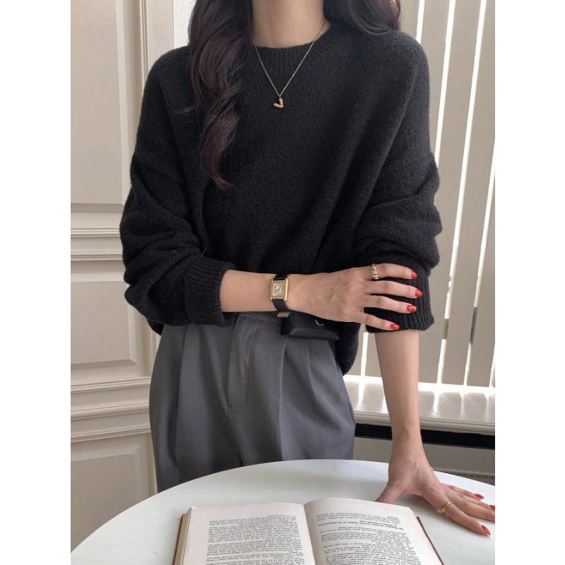 Autumn and winter new simple pullover knitted sweater crew neck sweater women's loose versatile lazy style solid color top tide