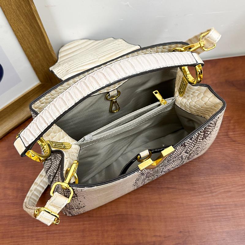 New high-end Capu snake pattern V lady bag portable shoulder women's bag