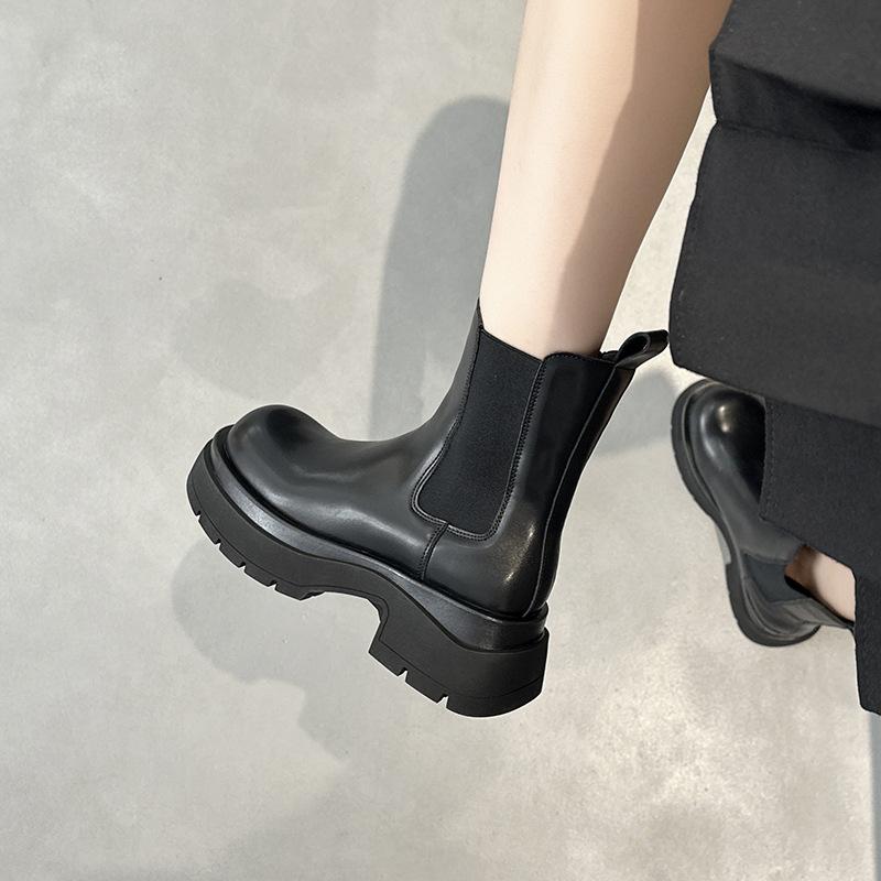 Autumn Thick Soled Short Boots for Women 2026 New Versatile British Style Chelsea Chimney Boots Black Short Boots