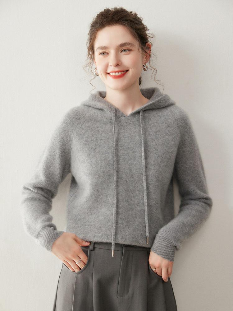 Stylish Women's Hooded Cashmere Sweater, Loose Fit, Double-Strand Ingot Stitch; Ideal for Layering in Autumn and Winter