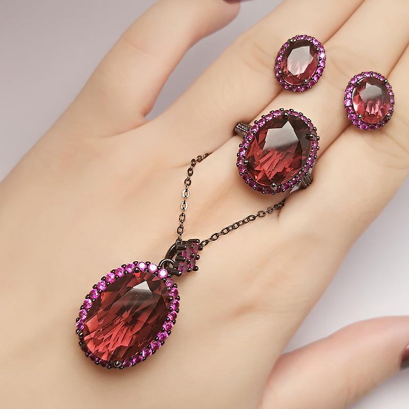 Dark Red Corundum Jewelry Three-Piece Set, Black Gold High-End Green Stone Pendant Necklace, Colorful Blue Diamond Stud Earrings.