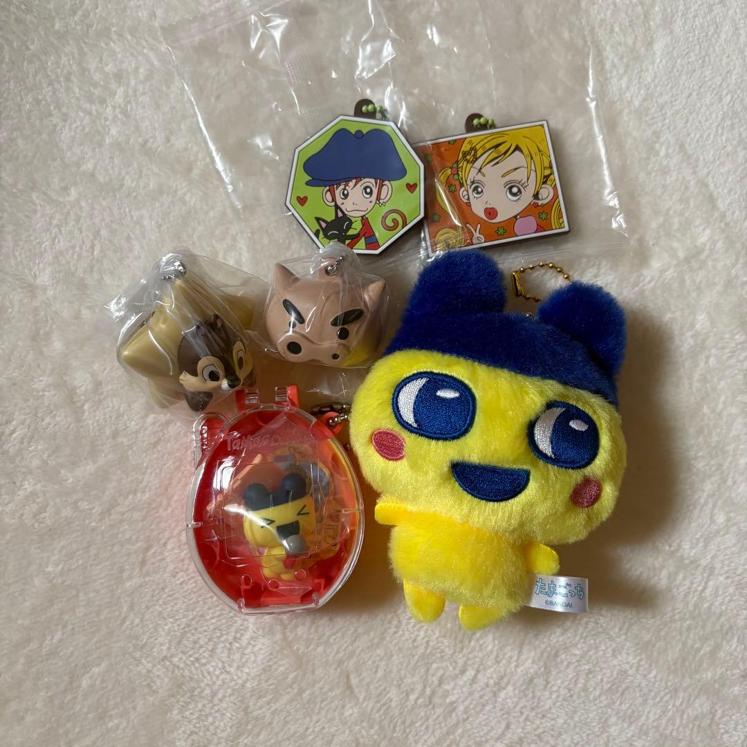 Keychain set (Disney Crayon Shin-chan Ai Yazawa Tamagotchi)