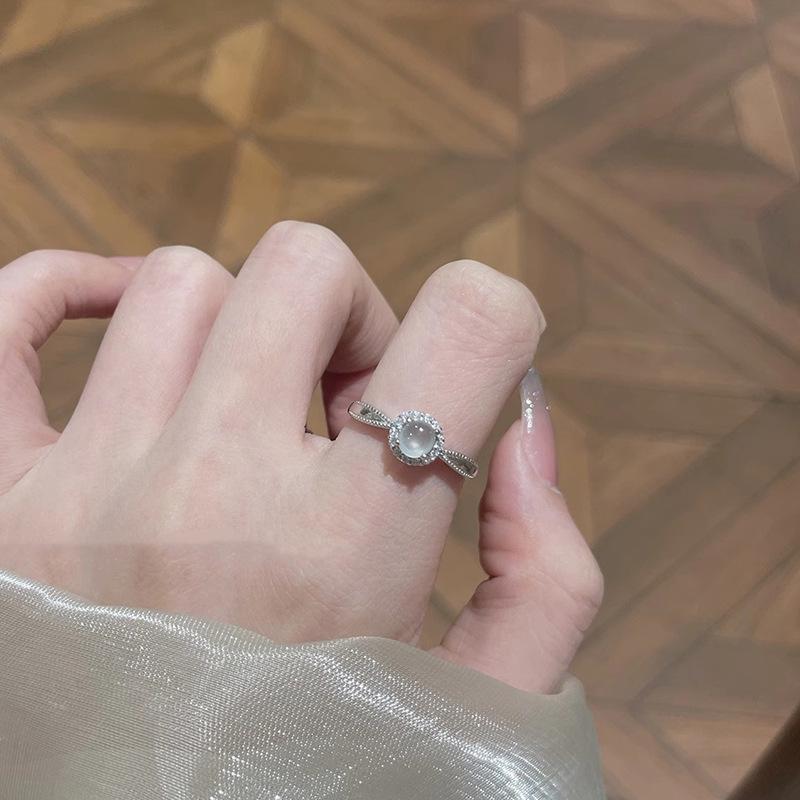 Women's Retro White Chalcedony Open Ring with Zircon – New Chinese Style, Light Luxury Design