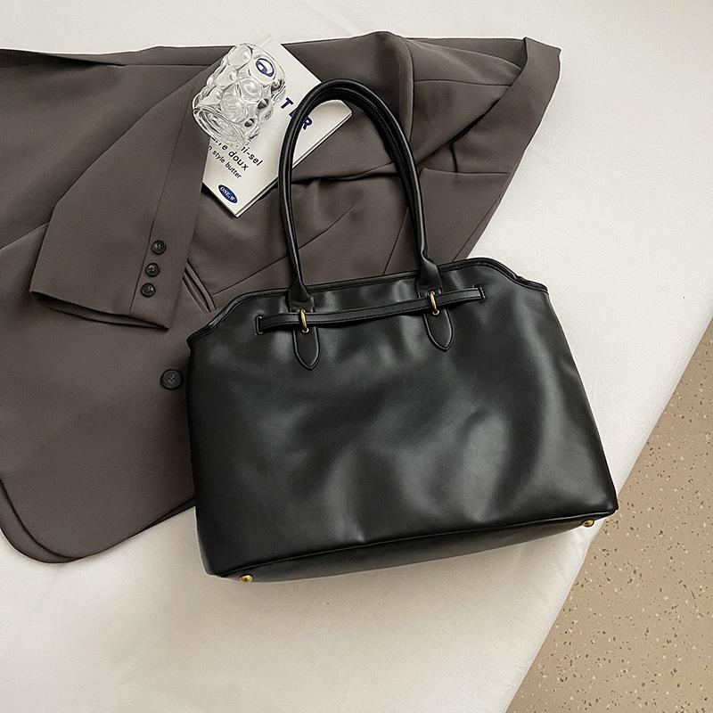 Retro Bag Women's Large Capacity 2025 New Autumn and Winter Versatile Casual Shoulder Bag Simple Work Commuter Tote Bag
