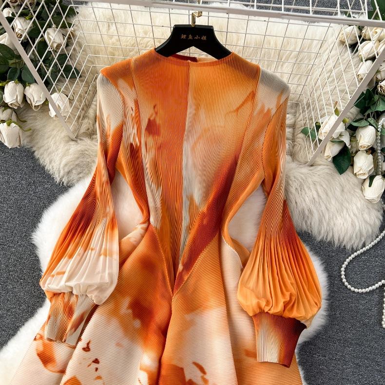 Französisches Kleid für Damen, leicht, luxuriös, schweres Plissee, schmal, langes Design, Swoosh-Druck