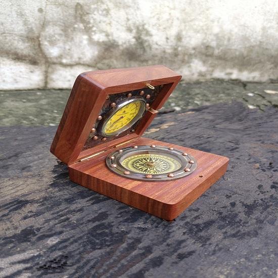 Wood Clock Compass Desk Table Top Clock - Solid Rose Wood, Engraved, 15x10x5 cm