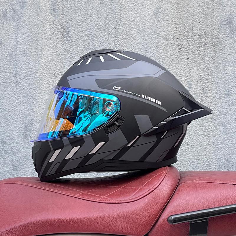 Street Motorcycle Helmet for Men & Women DOT Certified Full Face Motorbike Helmet for Cruisers Sports Street Bike