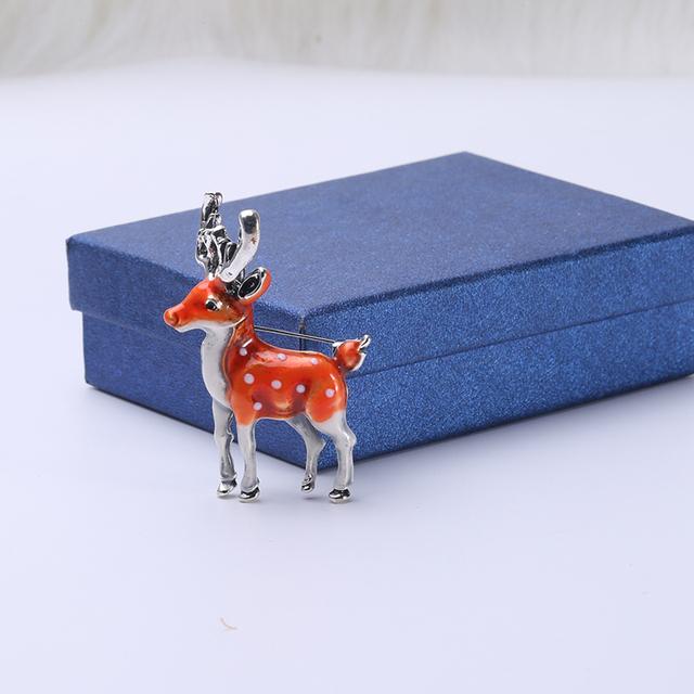 3 Colors Available Cute Small Deer Brooches For Women Bucks Sika Deer Animal Brooch Pin Coat Accessories Kids Gift